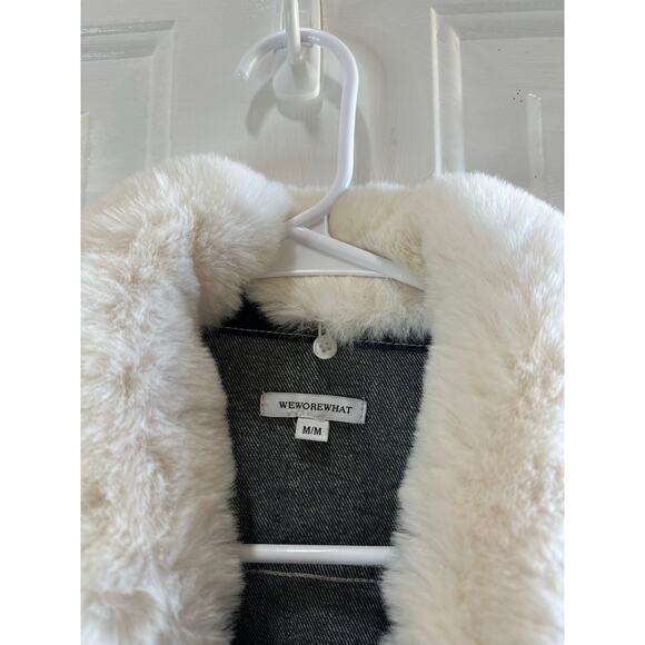 WEWOREWHAT Sz M Boyfriend Denim Faux Fir Jacket Trucker Barn Coat Dark Wash - Picture 4 of 7